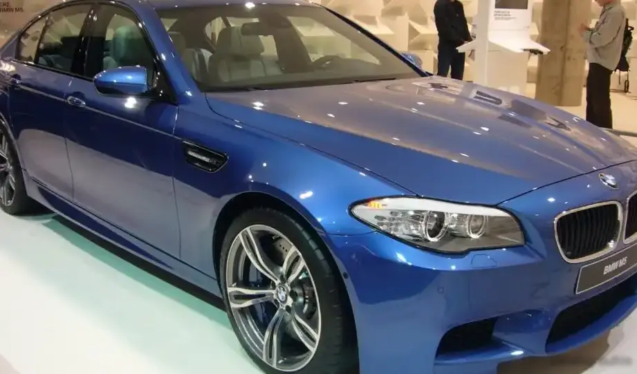 2012-2013 BMW M5 (F10M) 4.4 V8 (560 Hp)