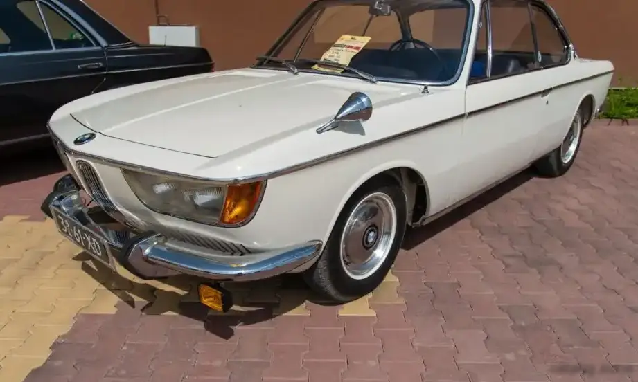 1965-1972 BMW New Class Coupe  C (100 Hp) Automatic