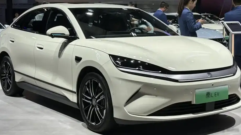 2025 BYD Qin L EV 46.08 kWh (150 Hp)