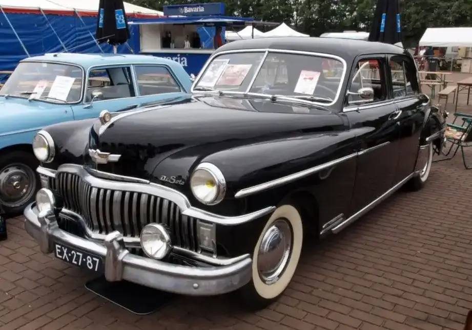 1949-1950 DeSoto Custom 4-Door Sedan (Second Series) 3.9 (112 Hp) Tip-Toe Shift