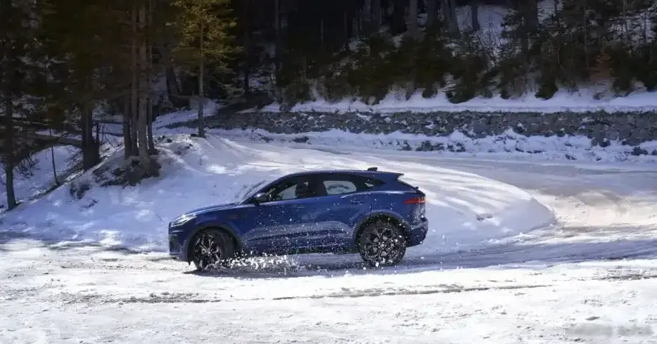 2020-2024 Jaguar E-Pace (facelift ) 1.5i (160 Hp) Mild Hybrid Automatic