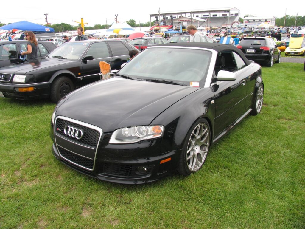 Audi RS4 Cabrio (8E B7) 4.2 FSI V8 32V (420 Hp) quattro