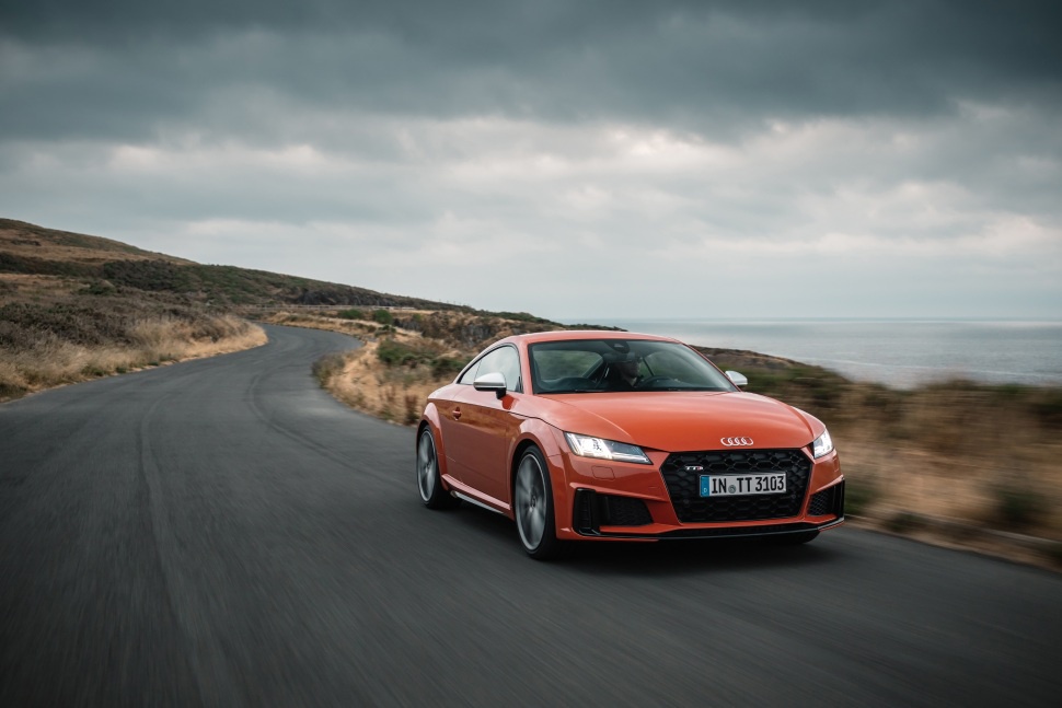 Audi TTS Coupe (8S facelift ) 2.0 TFSI (306 Hp) quattro S tronic