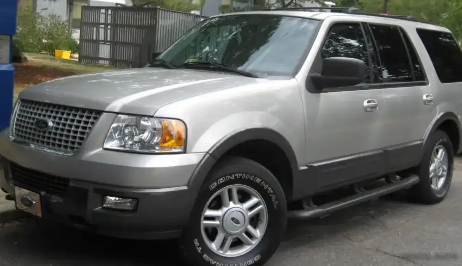 2003-2004 Ford Expedition II 4.6 i V8 16V (235 Hp)