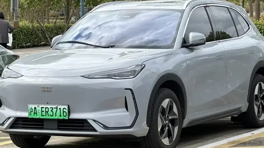 2024 Geely Galaxy E5 49.52 kWh (218 Hp) Electric