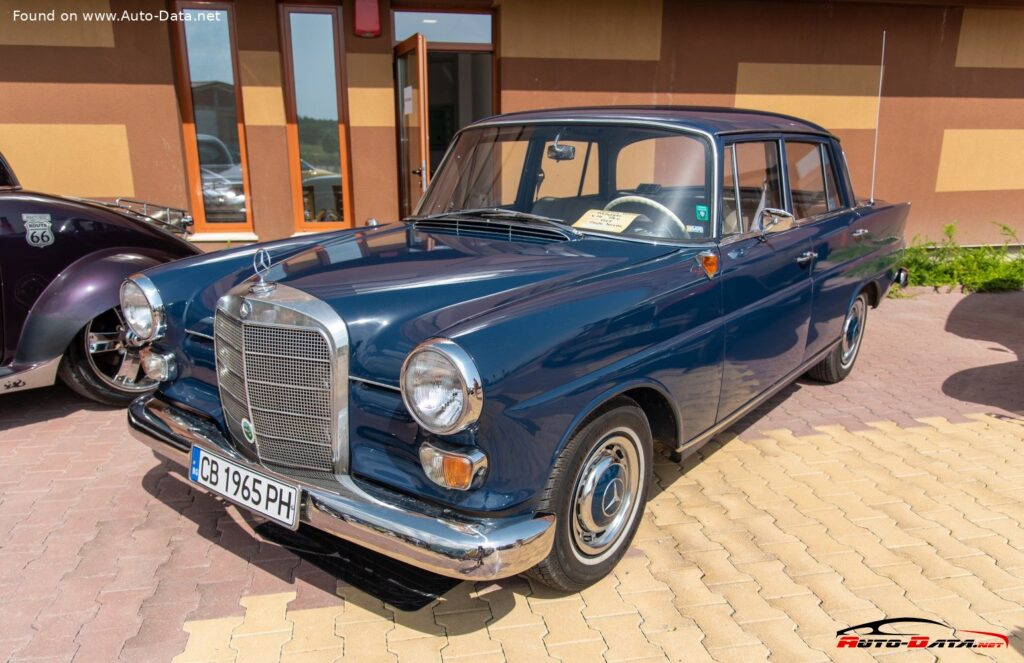 Mercedes-Benz Fintail (W110) 190 c (80 Hp)