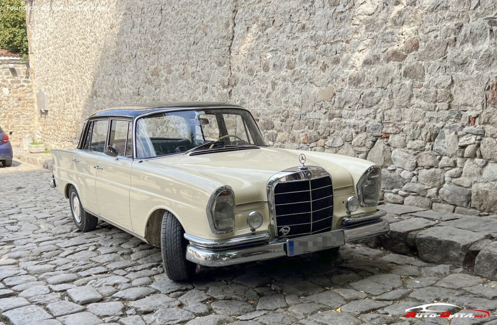 Mercedes-Benz W111 Coupe 220 SEb (120 Hp)