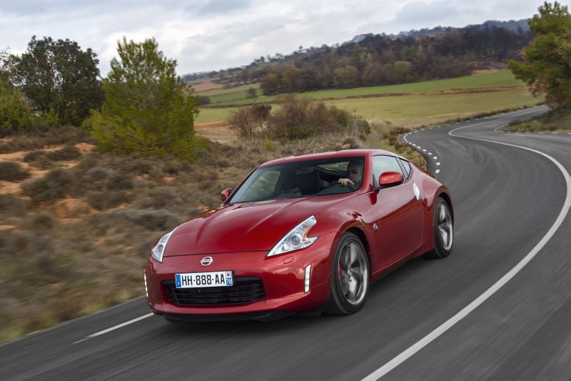 Nissan 370Z Coupe (facelift ) 3.7 V6 (328 Hp)