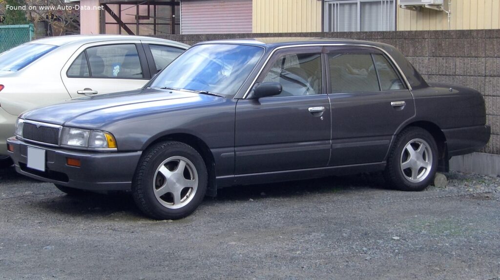 Nissan Crew (K30) 2.0 i 12V (130 Hp) Automatic