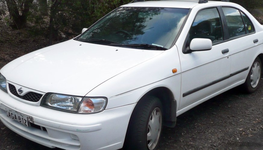 Nissan Pulsar (N15) 1.5 i (105 Hp)