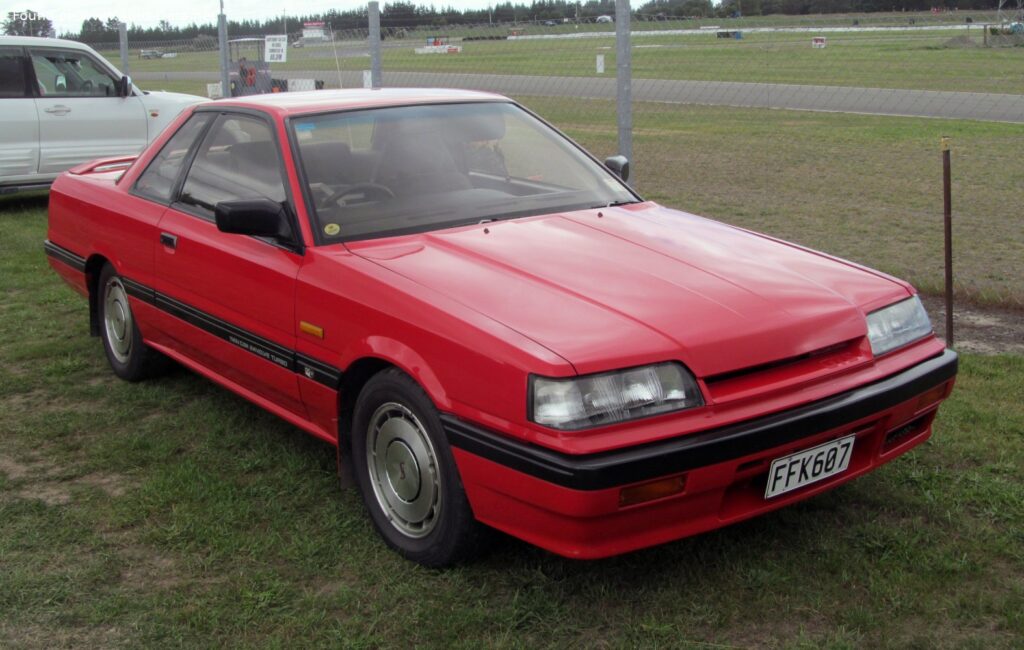 Nissan Skyline VII Coupe (R31) 2.0 i R6 24V (155 Hp)