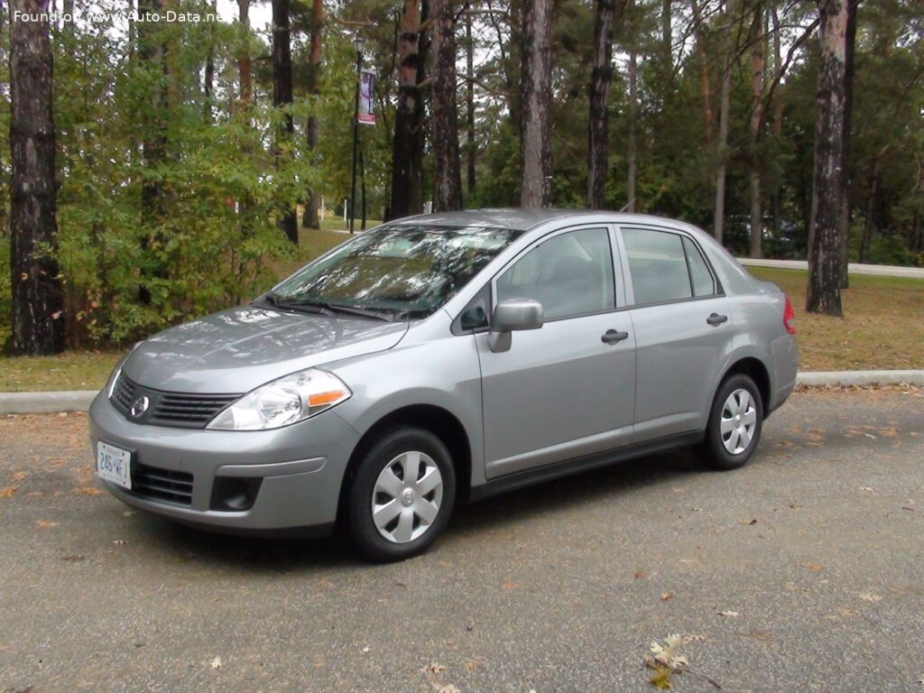 Nissan Versa Sedan 1.8 16V (124 Hp)