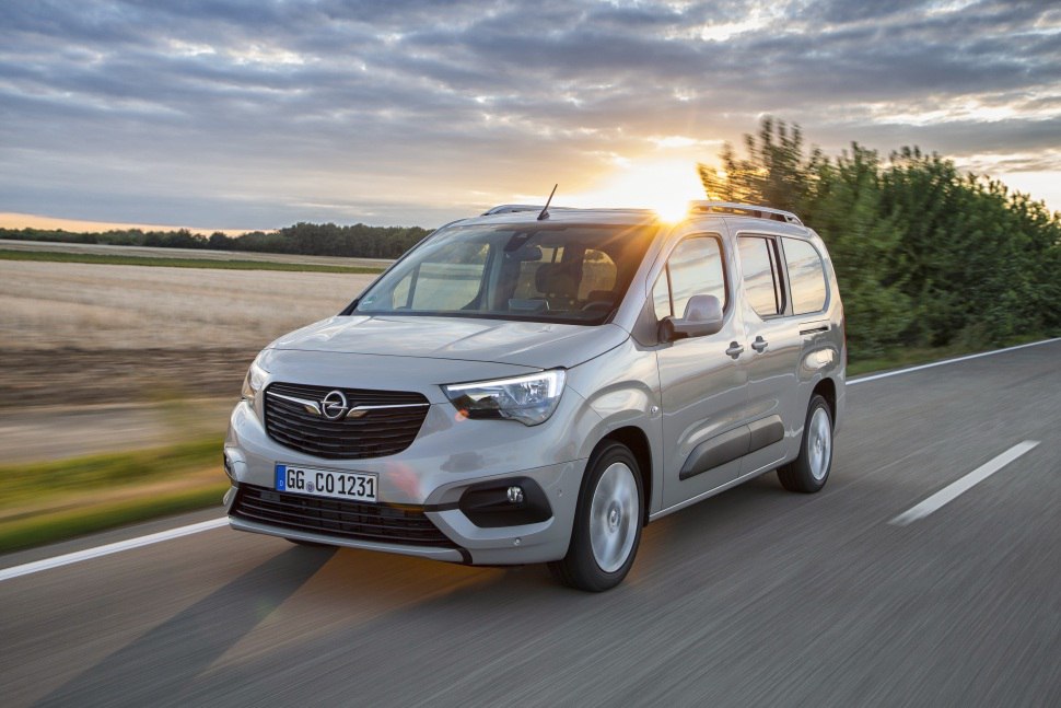 Opel Combo Life XL E 1.2 Turbo (130 Hp) Automatic