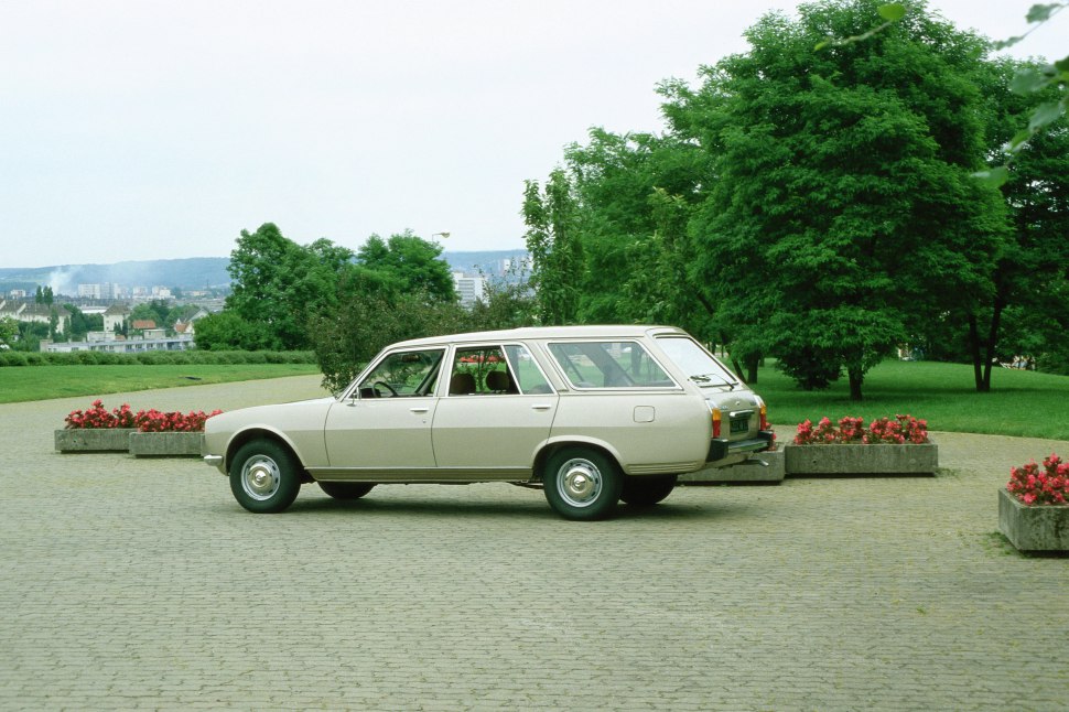 Peugeot 504 Break 1.8 (F01E01) (73 Hp)